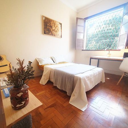 Quarto Casal Com Janela Casa Caramel Belo Horizonte Kültér fotó